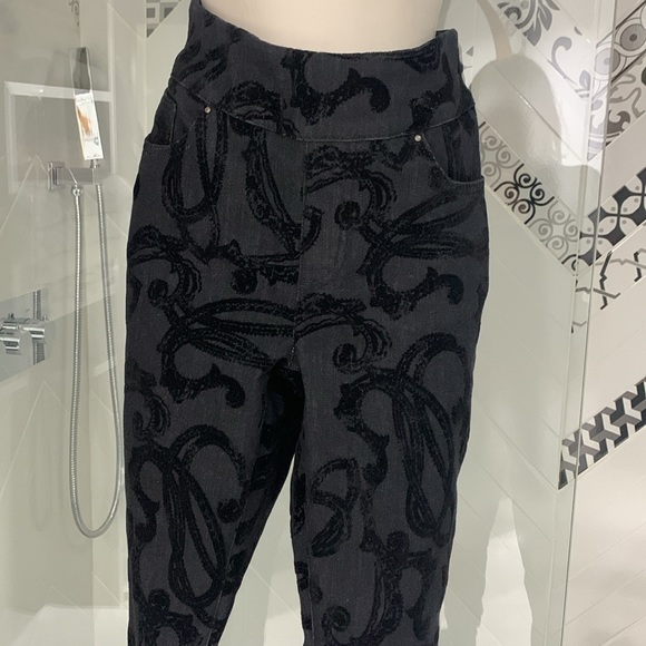 NWT🌸Joseph Ribkoff Black Cropped Jeans - Picture 12 of 17